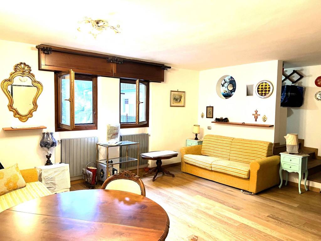 intera palazzina in vendita a Limone Piemonte