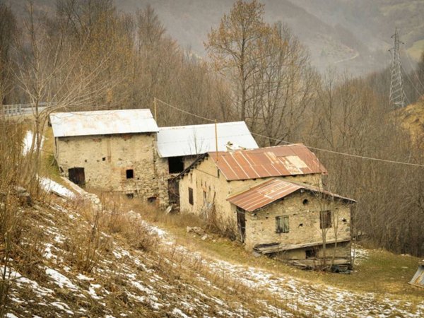 casa indipendente in vendita a Limone Piemonte