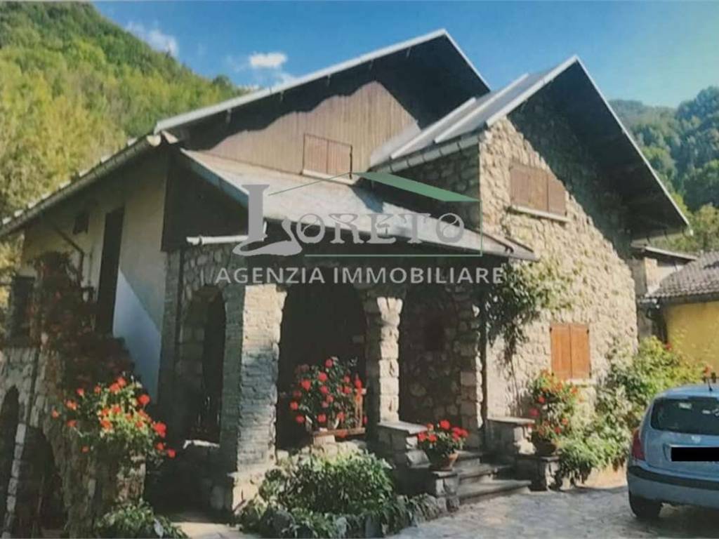 casa indipendente in vendita a Limone Piemonte in zona Panice