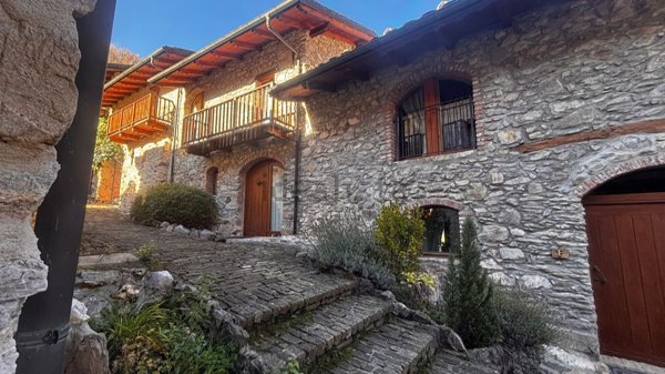 casa indipendente in vendita a Limone Piemonte