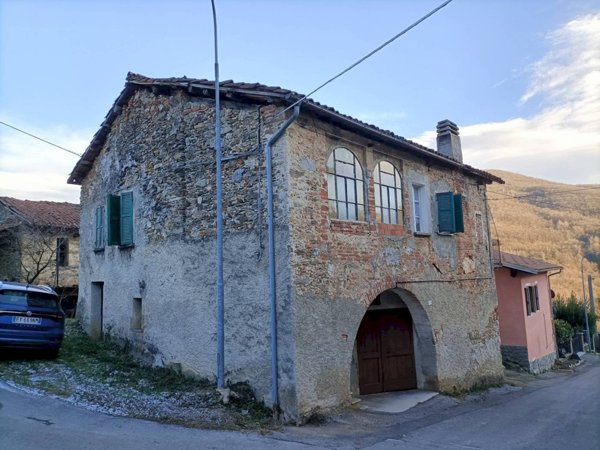 casa indipendente in vendita a Lisio