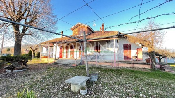 casa indipendente in vendita a Magliano Alfieri in zona Sant'Antonio