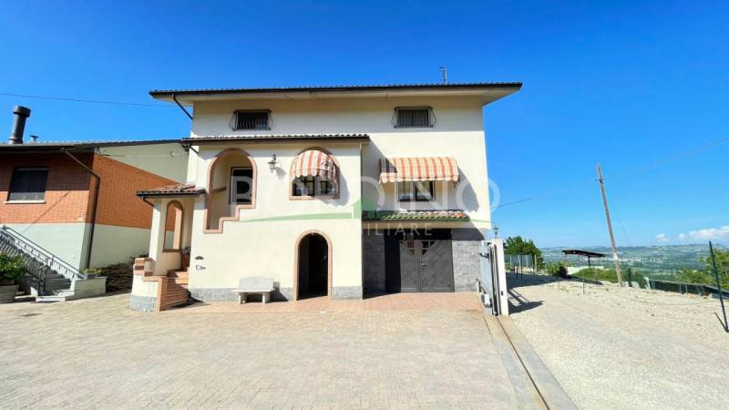 casa indipendente in vendita a Magliano Alfieri