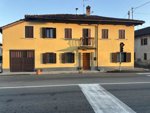 casa indipendente in vendita a Magliano Alfieri in zona Cornale