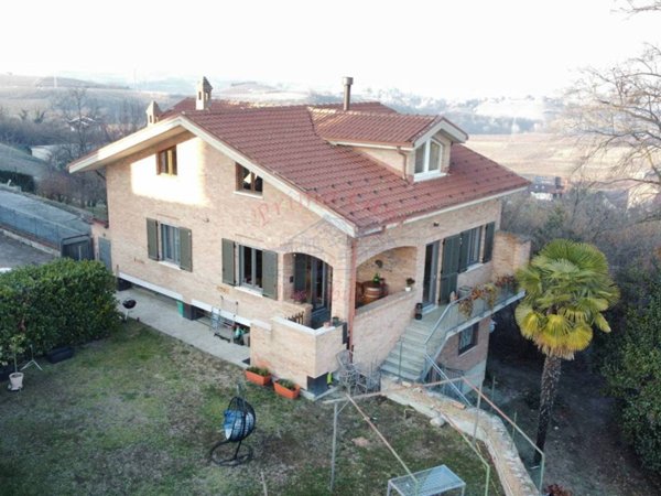 casa indipendente in vendita a Magliano Alfieri