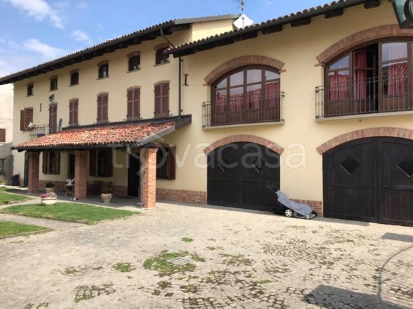 casa indipendente in vendita a Magliano Alfieri in zona Cornale