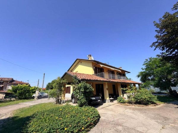 casa indipendente in vendita a Magliano Alfieri