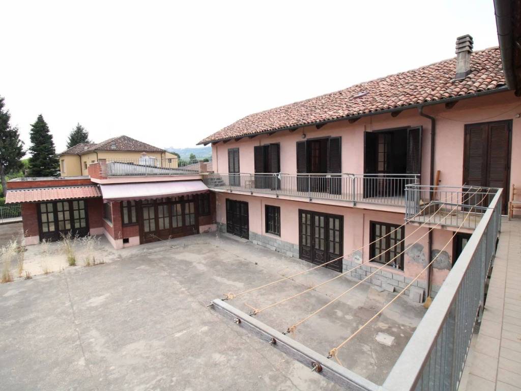 casa indipendente in vendita a Magliano Alfieri in zona Sant'Antonio