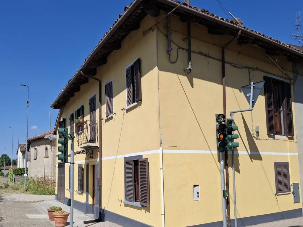 casa indipendente in vendita a Magliano Alfieri in zona Cornale