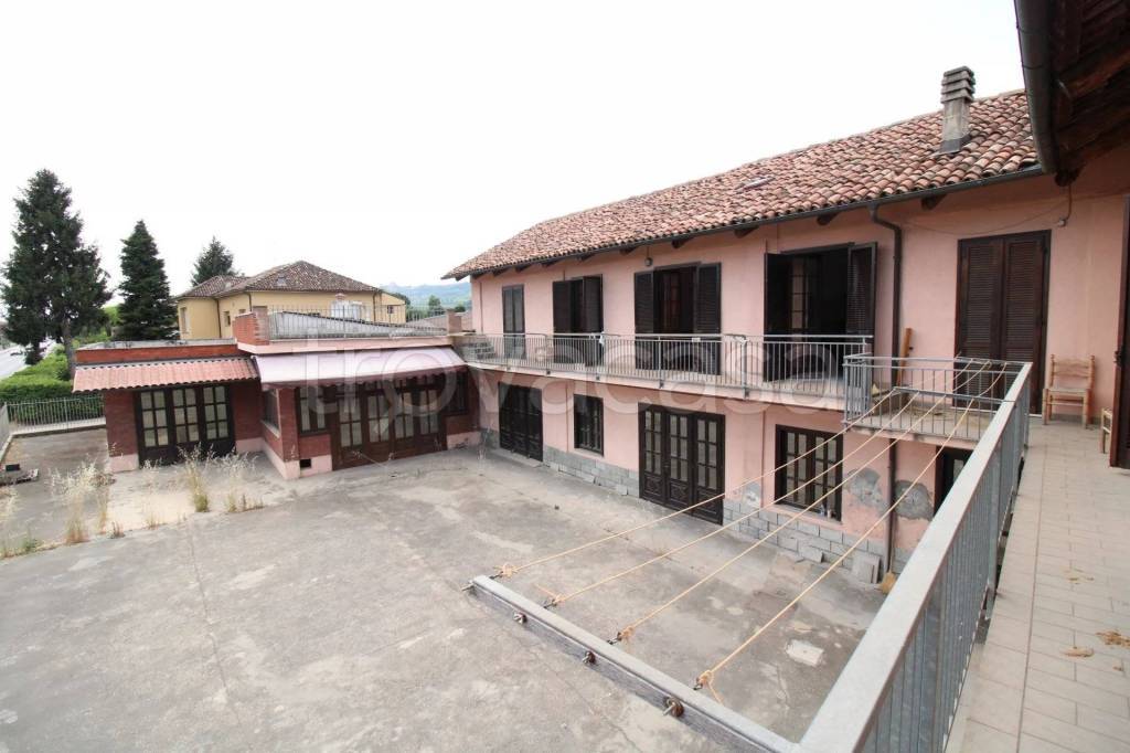 casa indipendente in vendita a Magliano Alfieri in zona Sant'Antonio