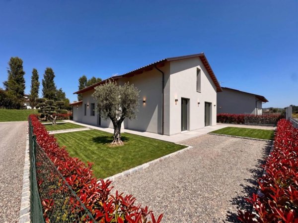 casa indipendente in vendita a Magliano Alfieri in zona Sant'Antonio