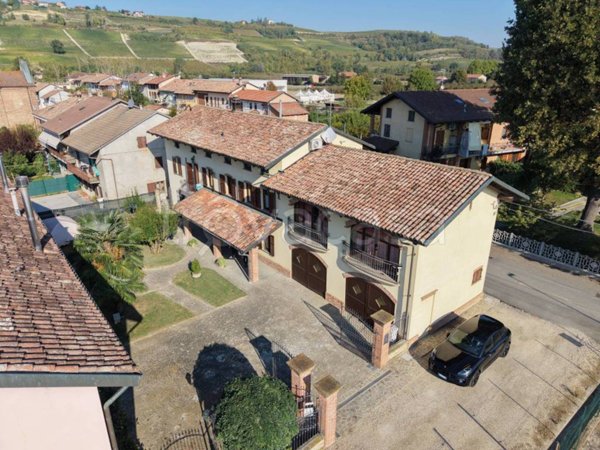 casa indipendente in vendita a Magliano Alfieri in zona Sant'Antonio