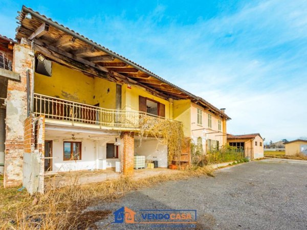 casa indipendente in vendita a Magliano Alpi