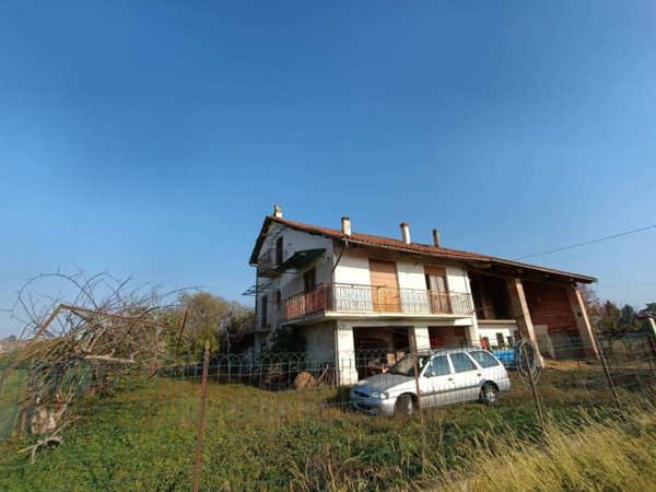 casa indipendente in vendita a Magliano Alpi