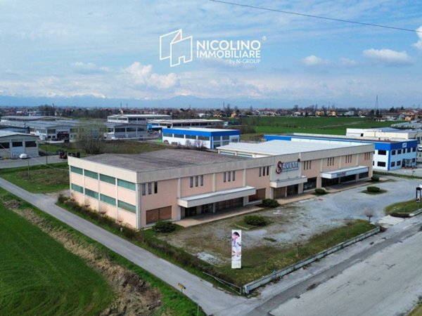 locale commerciale in vendita a Magliano Alpi