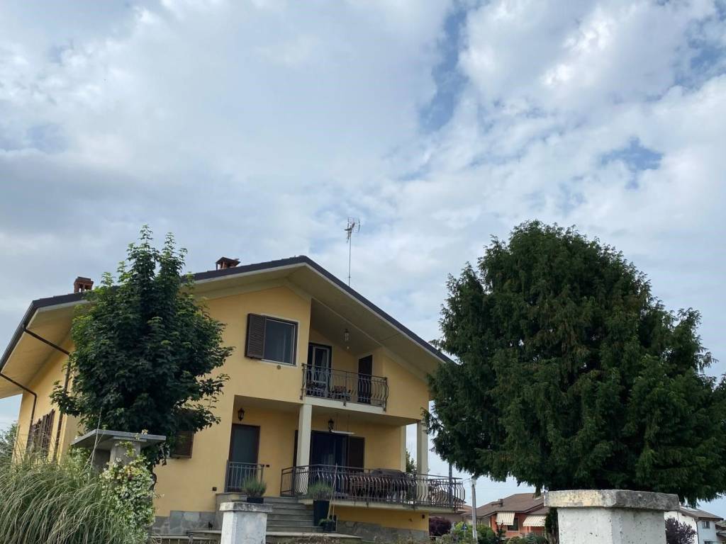 casa indipendente in vendita a Magliano Alpi