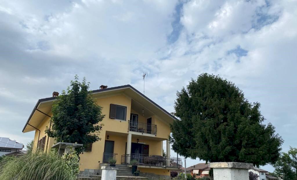 casa indipendente in vendita a Magliano Alpi