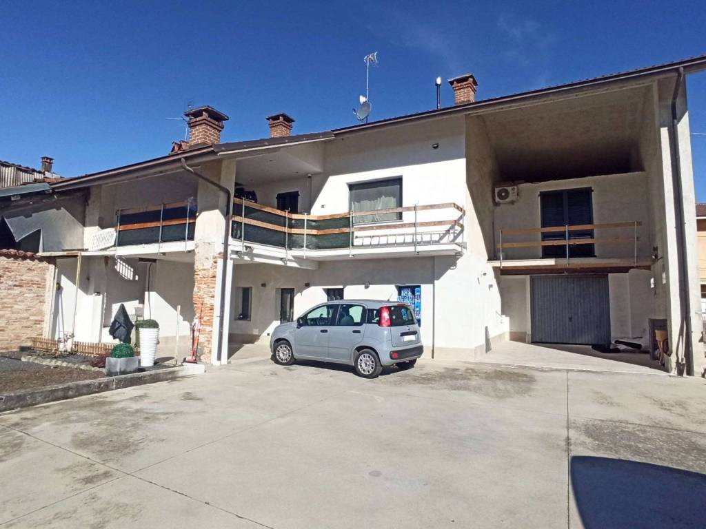 casa indipendente in vendita a Magliano Alpi