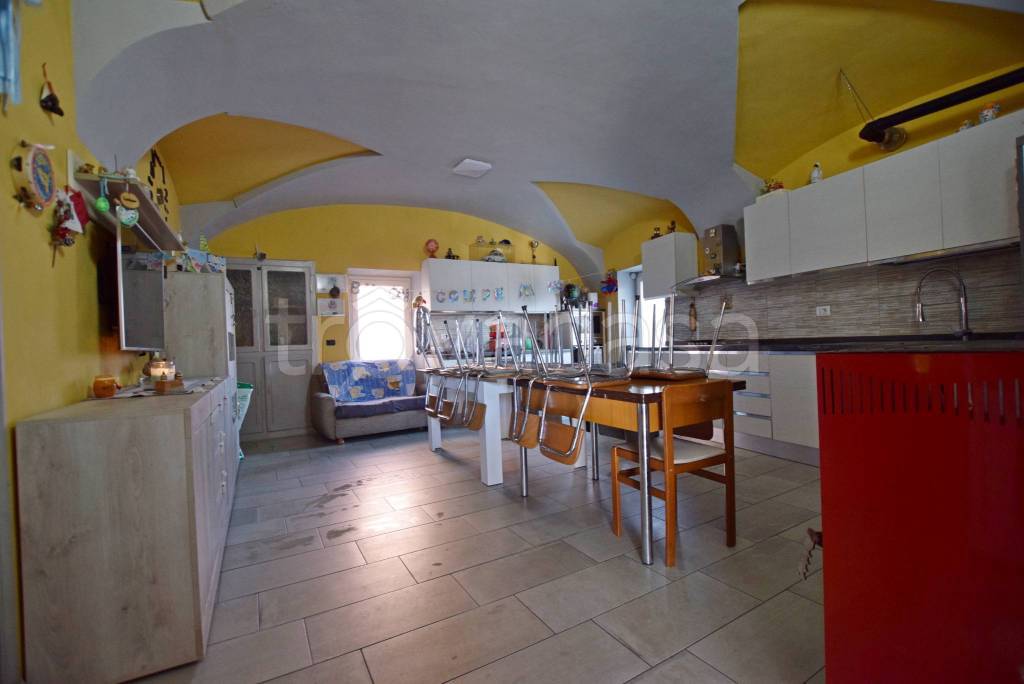 casa indipendente in vendita a Magliano Alpi