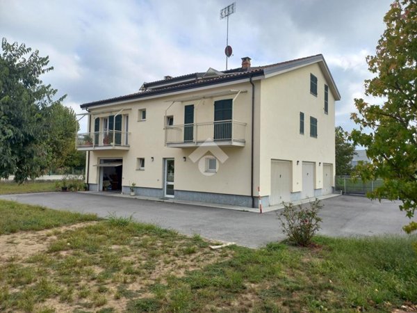 casa indipendente in vendita a Magliano Alpi