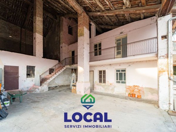 casa indipendente in vendita a Magliano Alpi