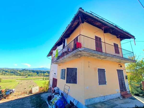 casa indipendente in vendita a Magliano Alpi