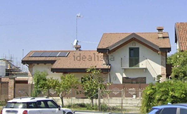 casa indipendente in vendita a Magliano Alpi