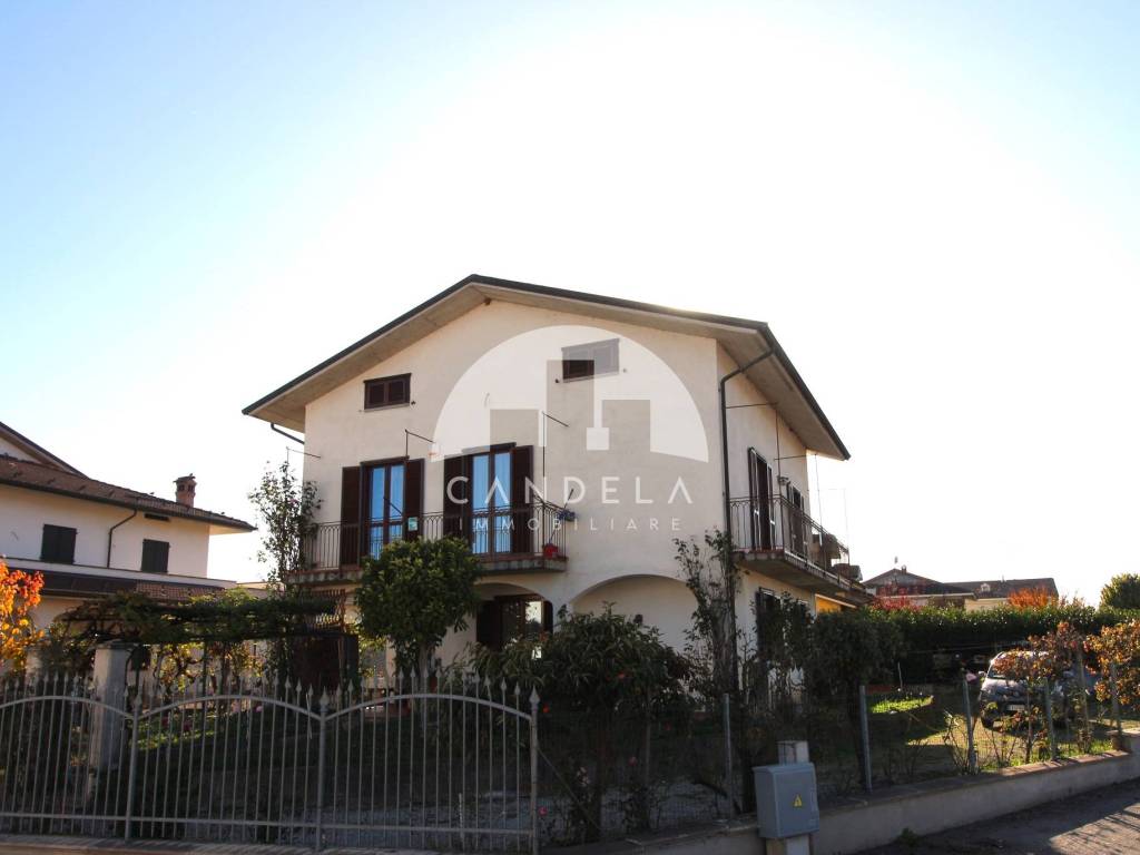 casa indipendente in vendita a Magliano Alpi