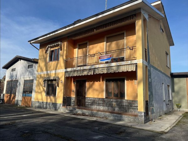 casa indipendente in vendita a Magliano Alpi