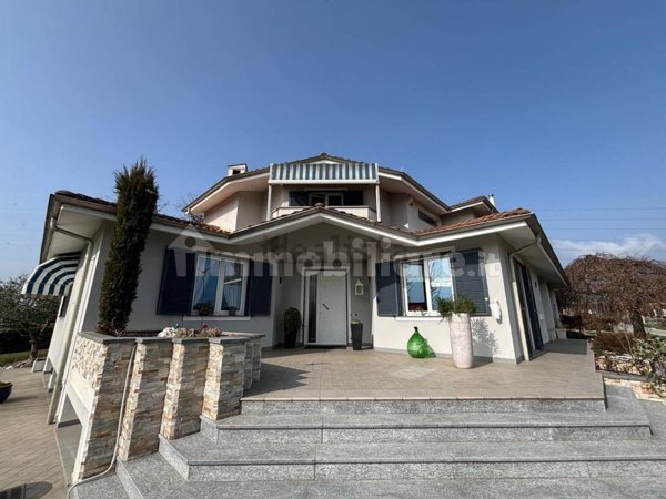 casa indipendente in vendita a Magliano Alpi