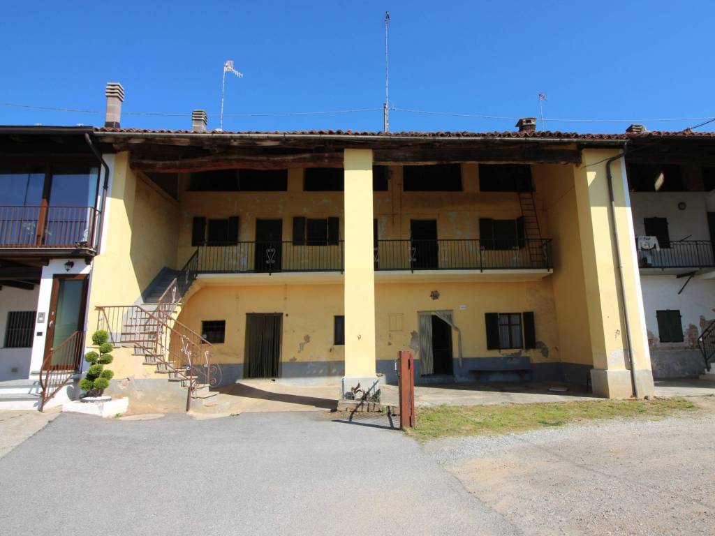 casa indipendente in vendita a Magliano Alpi
