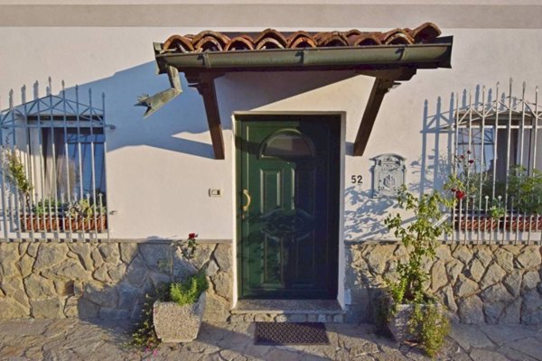 casa indipendente in vendita a Magliano Alpi