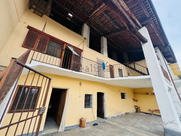 casa indipendente in vendita a Magliano Alpi