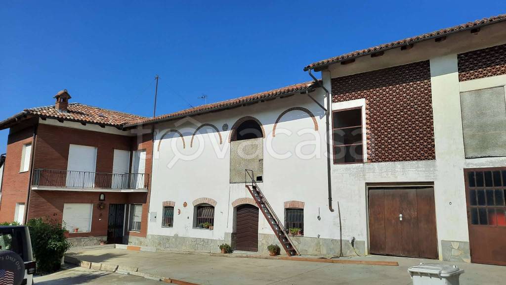 pentavano in vendita a Mango