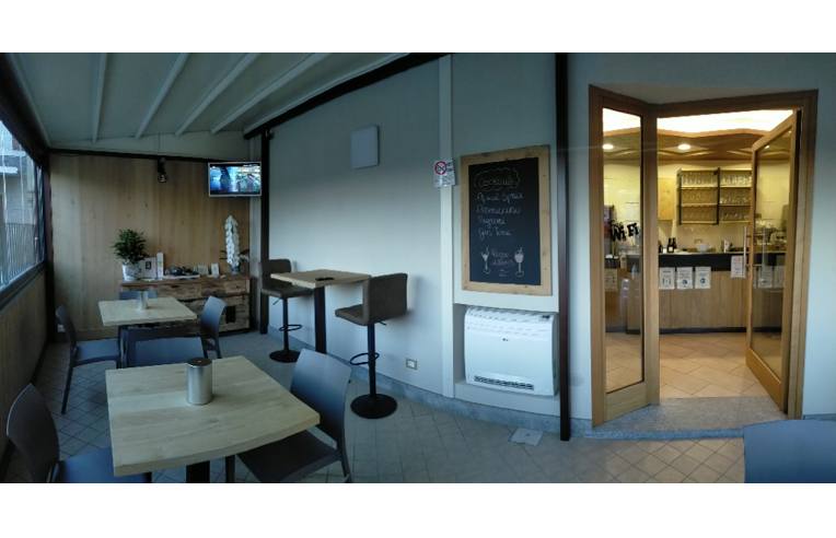 negozio in vendita a Mango