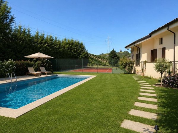 casa indipendente in vendita a Mango
