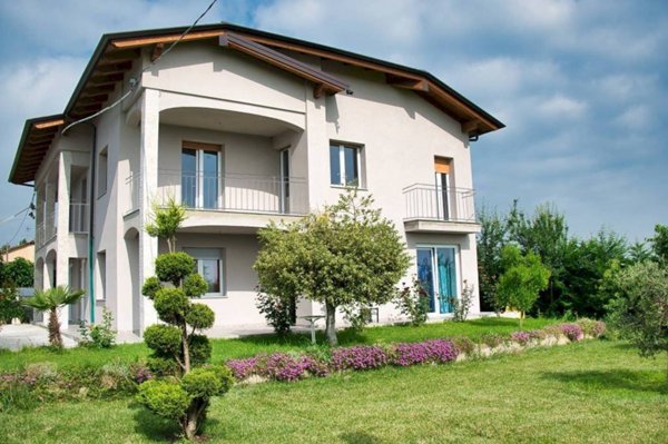 casa indipendente in vendita a Manta