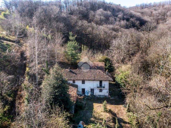 casale in vendita a Manta