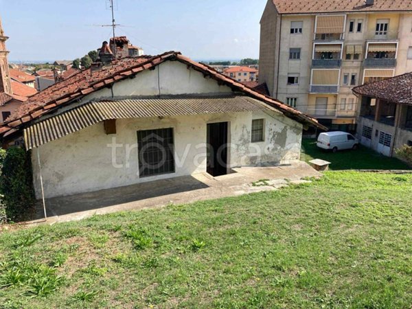casale in vendita a Manta
