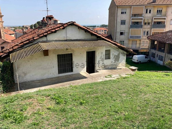 esavano in vendita a Manta