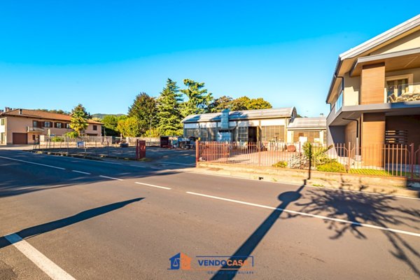 capannone in vendita a Manta