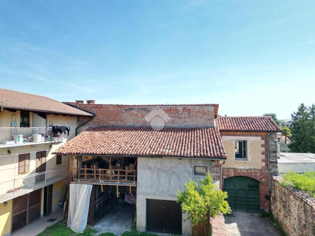 locale di sgombero in vendita a Manta