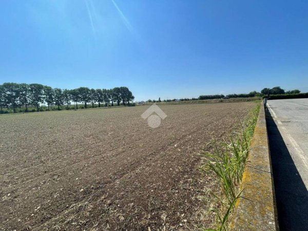 terreno edificabile in vendita a Marene