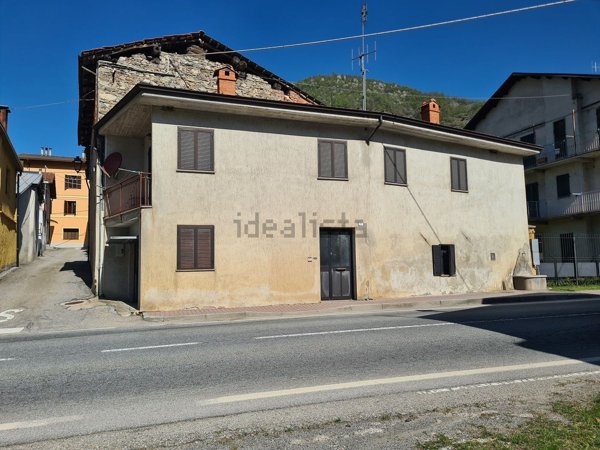 casa indipendente in vendita a Moiola