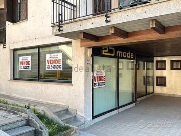 locale commerciale in vendita a Moiola