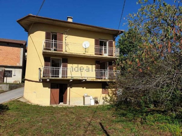 casa indipendente in vendita a Mombarcaro