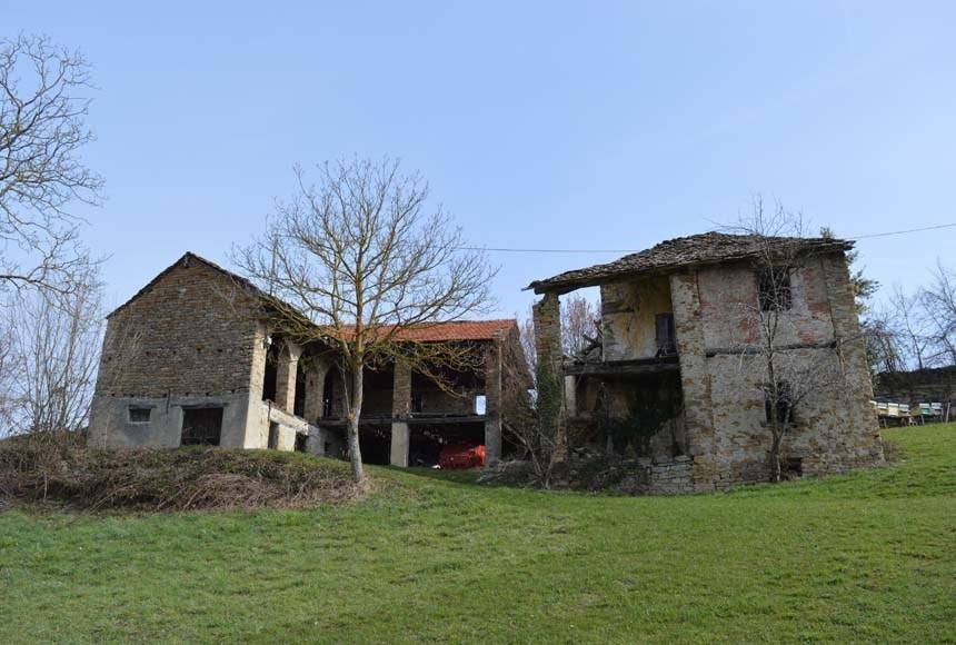 casa indipendente in vendita a Mombarcaro