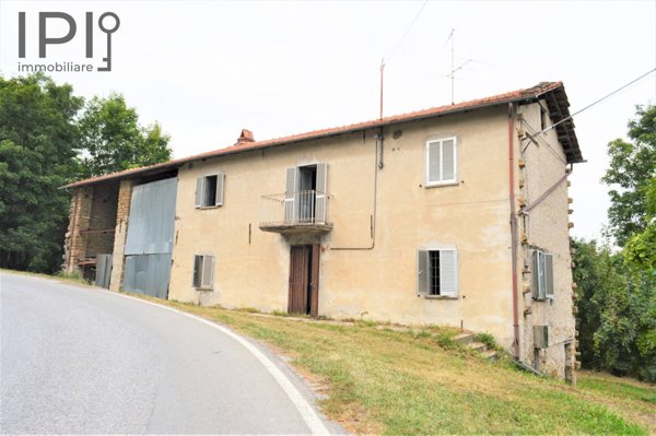 casale in vendita a Mombarcaro