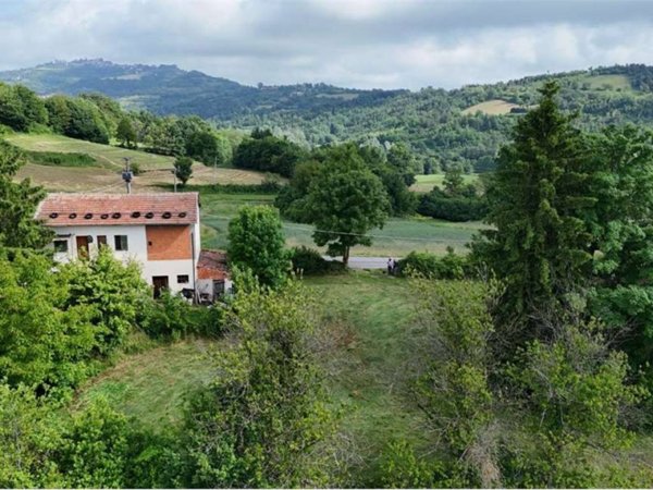 casa indipendente in vendita a Mombarcaro
