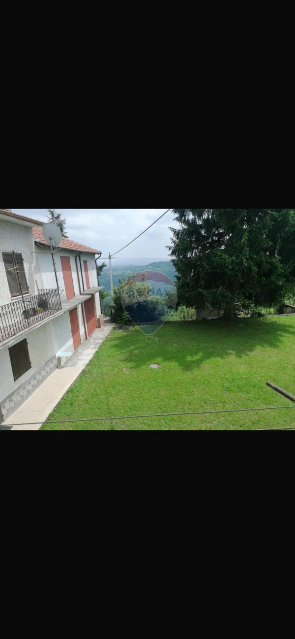 casa indipendente in vendita a Mombarcaro